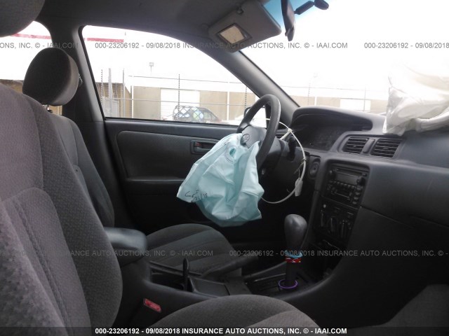 4T1BG22K5YU975883 - 2000 TOYOTA CAMRY CE/LE/XLE 海军蓝 照片 5