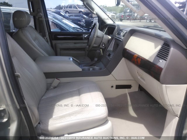 5LMFU28R04LJ08984 - 2004 LINCOLN NAVIGATOR Brun photo 5