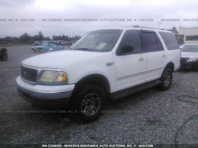 1FMPU16L21LB55946 - 2001 FORD EXPEDITION XLT WHITE photo 2