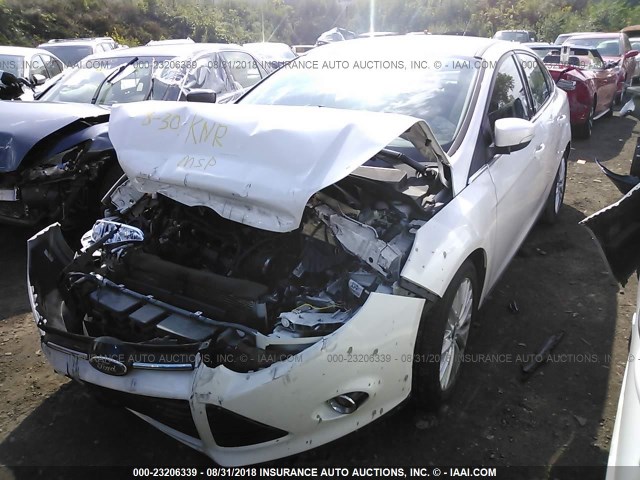 1FADP3J29DL383977 - 2013 FORD FOCUS TITANIUM WHITE photo 2