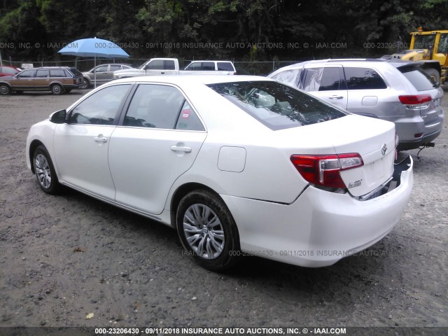 4T1BF1FK5CU530348 - 2012 TOYOTA CAMRY SE/LE/XLE 白色 照片 3