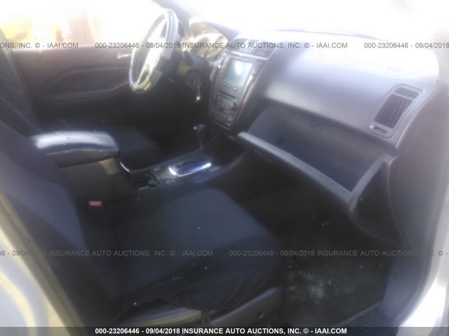 2HNYD18261H506037 - 2001 ACURA MDX SILVER photo 5