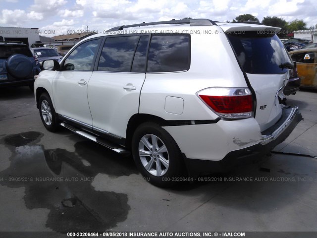 5TDZK3EH3DS095559 - 2013 TOYOTA HIGHLANDER PLUS/SE WHITE photo 3