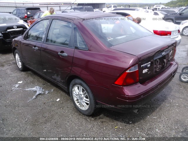1FAFP34N97W174501 - 2007 FORD FOCUS ZX4/S/SE/SES MAROON photo 3