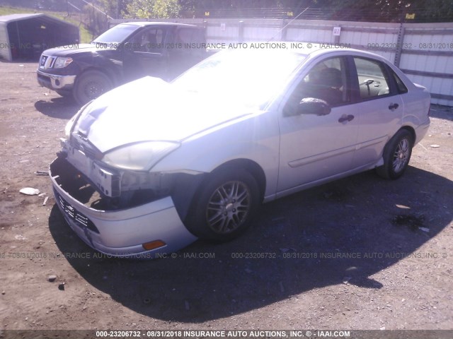 1FAFP3839YW361327 - 2000 FORD FOCUS ZTS SILVER photo 2