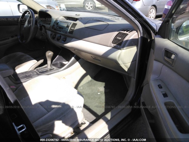4T1BE32K02U116834 - 2002 TOYOTA CAMRY LE/XLE/SE Қара фото 5
