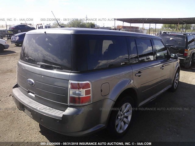 2FMDK51C09BA70607 - 2009 FORD FLEX SE SILVER photo 4