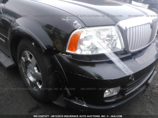 5LMFU28576LJ25104 - 2006 LINCOLN NAVIGATOR Schwarz Foto 6