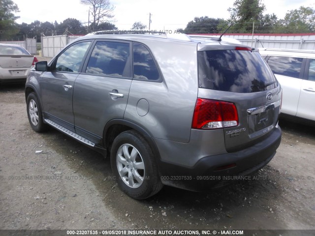 5XYKT4A17BG152904 - 2011 KIA SORENTO LX GRAY photo 3