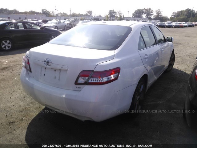 4T1BF3EK4BU720606 - 2011 TOYOTA CAMRY SE/LE/XLE 白色 照片 4