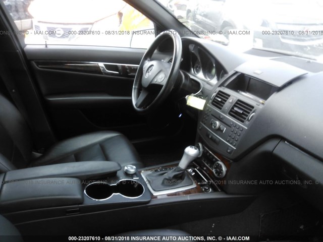 WDDGF8BB1BR165280 - 2011 MERCEDES-BENZ C 300 4MATIC SILVER photo 5