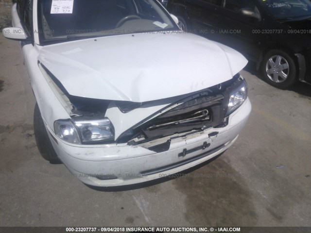 YV1TS592551391649 - 2005 VOLVO S80 2.5T WHITE photo 6