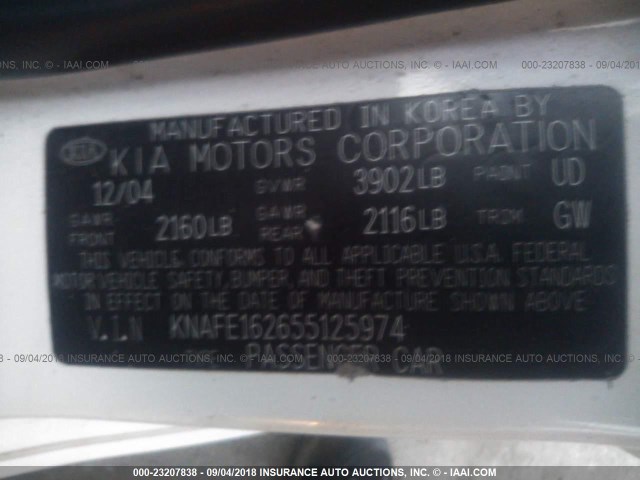 KNAFE162655125974 - 2005 KIA SPECTRA5 WHITE photo 9