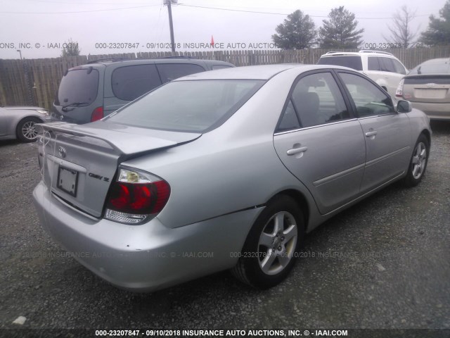 4T1BE30K45U430302 - 2005 TOYOTA CAMRY LE/XLE/SE Күміс фото 4