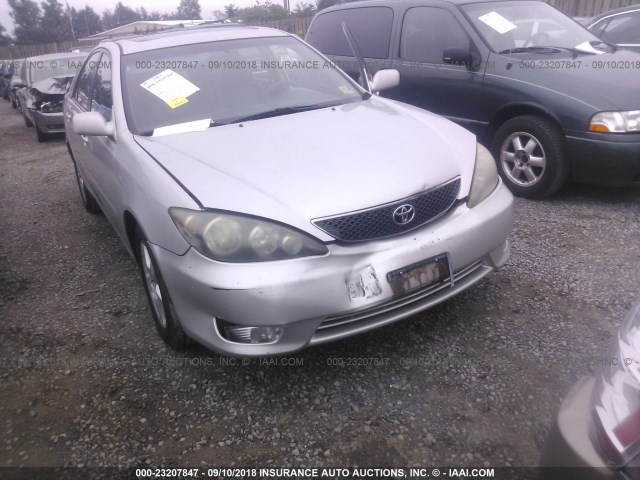 4T1BE30K45U430302 - 2005 TOYOTA CAMRY LE/XLE/SE Күміс фото 6