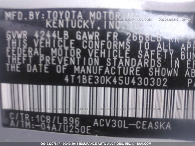 4T1BE30K45U430302 - 2005 TOYOTA CAMRY LE/XLE/SE Күміс фото 9