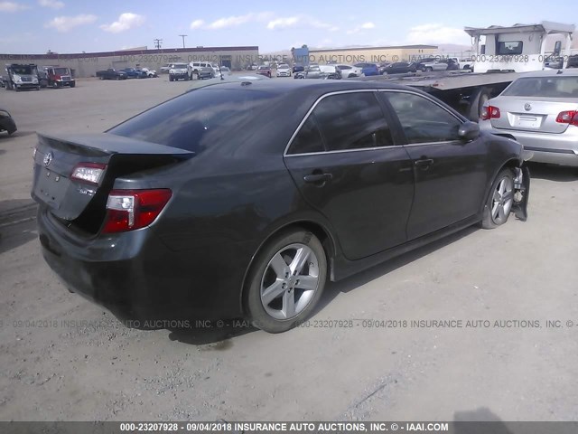 4T1BF1FK0CU168638 - 2012 TOYOTA CAMRY SE/LE/XLE GRAY photo 4