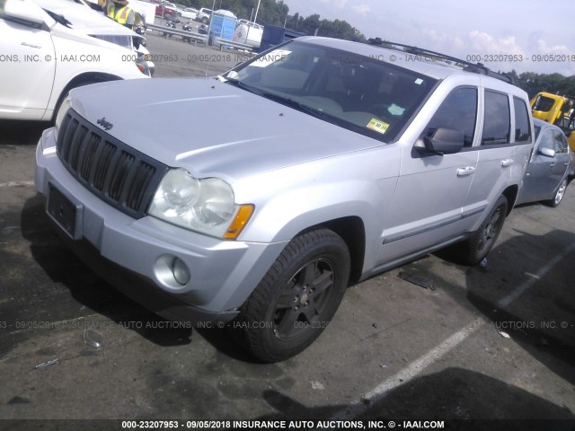 1J8GR48K57C645018 - 2007 JEEP GRAND CHEROKEE LAREDO/COLUMBIA/FREEDOM ვერცხლისფერი ფოტო 2