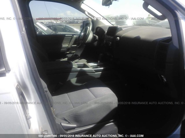 1N6AA0CAXEN504455 - 2014 NISSAN TITAN S/SV/PRO-4X SILVER photo 5