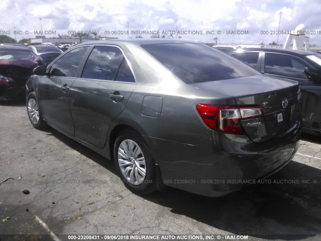 4T4BF1FK8CR209538 - 2012 TOYOTA CAMRY SE/LE/XLE ნაცრისფერი ფოტო 3