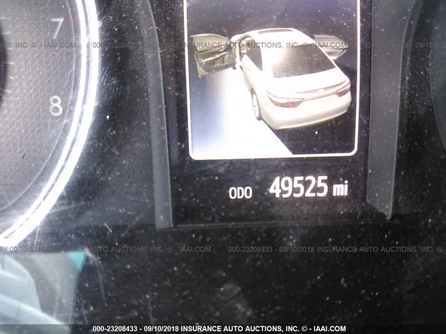 4T1BF1FK3HU342211 - 2017 TOYOTA CAMRY LE/XLE/SE/XSE GRAY photo 7