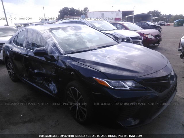 4T1B11HK9JU579710 - 2018 TOYOTA CAMRY L/LE/XLE/SE/XSE BLACK photo 1