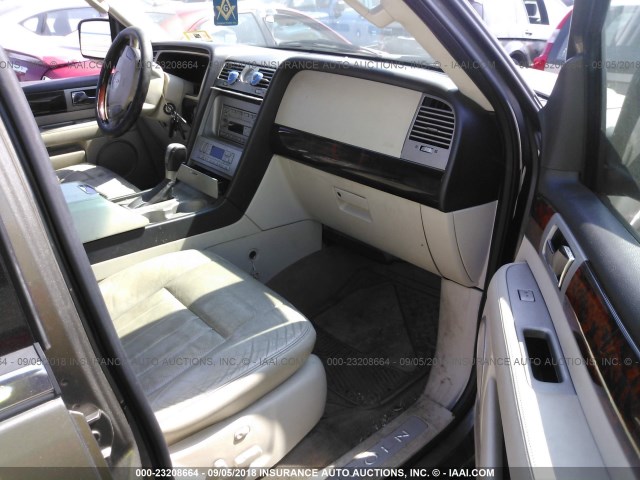 5LMFU28R13LJ09964 - 2003 LINCOLN NAVIGATOR Braun Foto 5