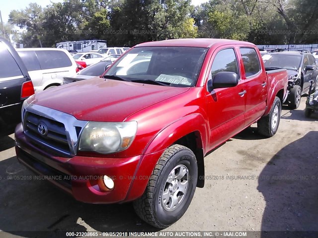3TMLU4EN8AM041553 - 2010 TOYOTA TACOMA DOUBLE CAB წითელი ფოტო 2