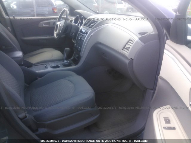 1GNKREEDXBJ141170 - 2011 CHEVROLET TRAVERSE LS GRAY photo 5