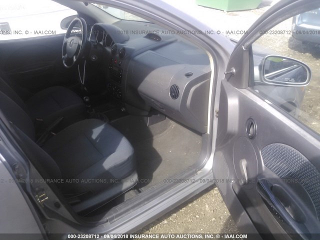 KL1TD56636B618685 - 2006 CHEVROLET AVEO LS GRAY photo 5