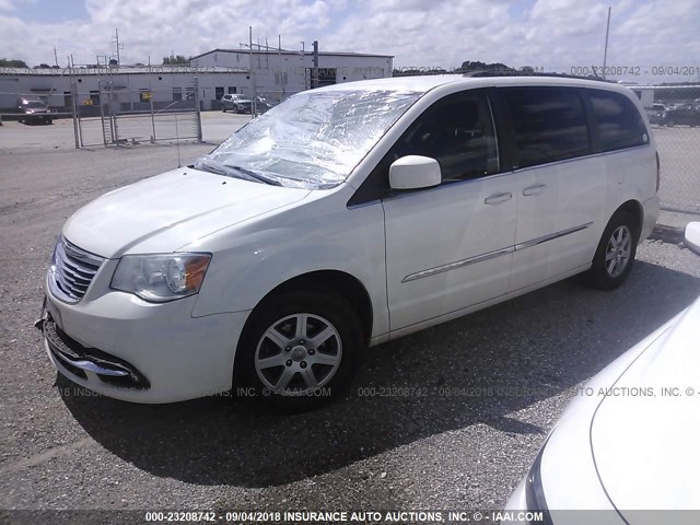 2C4RC1BG7CR126722 - 2012 CHRYSLER TOWN & COUNTRY TOURING WHITE photo 2