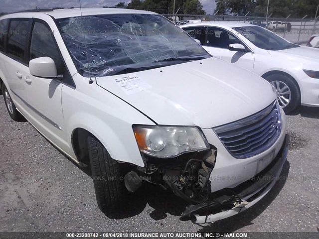 2C4RC1BG7CR126722 - 2012 CHRYSLER TOWN & COUNTRY TOURING WHITE photo 6