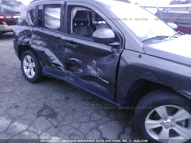 1C4NJDEB6GD714478 - 2016 JEEP COMPASS LATITUDE 灰色 照片 6