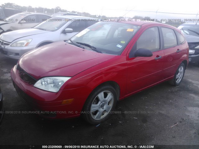 1FAHP37N47W326740 - 2007 FORD FOCUS ZX5/S/SE/SES RED photo 2