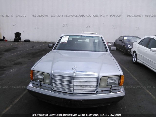 WDBCA24D4LA550267 - 1990 MERCEDES-BENZ 300 SE SILVER photo 6