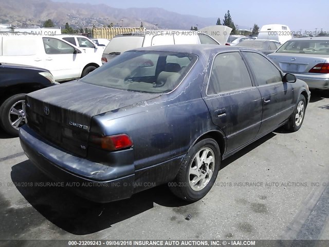 JT2BF28K2W0092822 - 1998 TOYOTA CAMRY LE/XLE BLUE photo 4