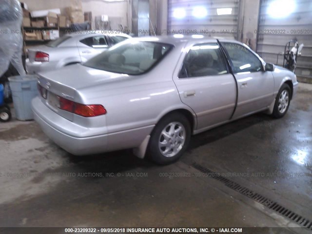 4T1BG22K61U109986 - 2001 TOYOTA CAMRY CE/LE/XLE 棕色 照片 4