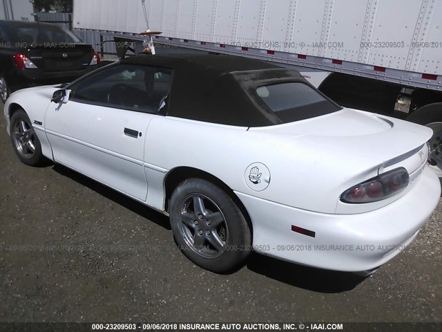 2G1FP32P0T2166354 - 1996 CHEVROLET CAMARO Z28 WHITE photo 3