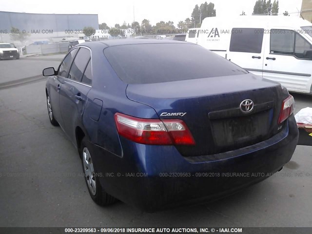 4T4BE46K18R027689 - 2008 TOYOTA CAMRY CE/LE/XLE/SE BLUE photo 3