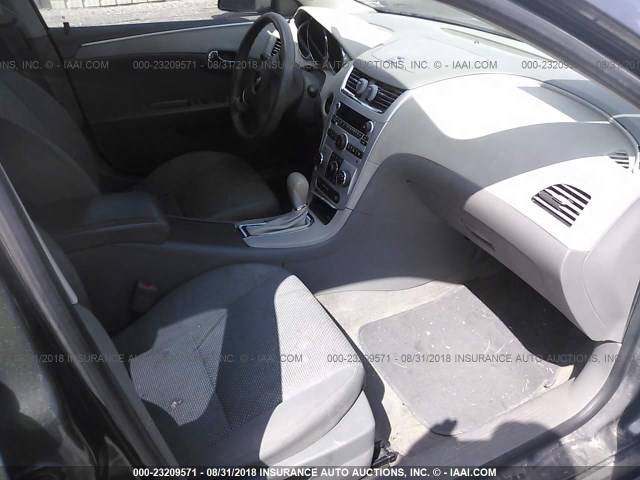 1G1ZA5E09A4110901 - 2010 CHEVROLET MALIBU LS Boz foto 5