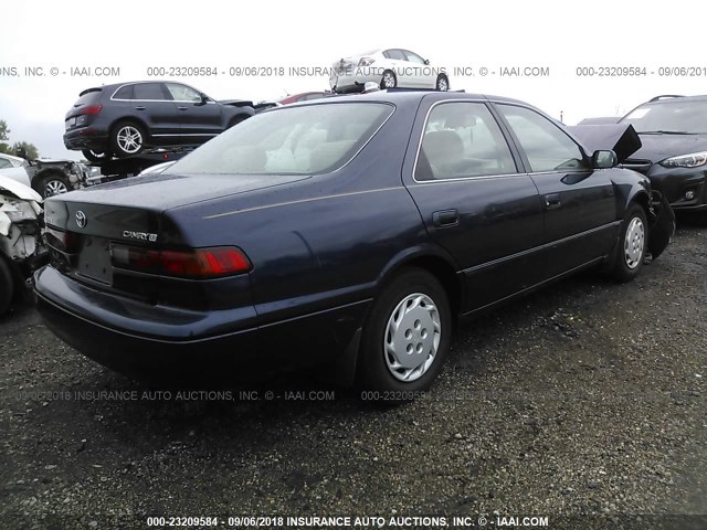 4T1BG28K3WU231722 - 1998 TOYOTA CAMRY CE/LE/XLE 蓝色 照片 4