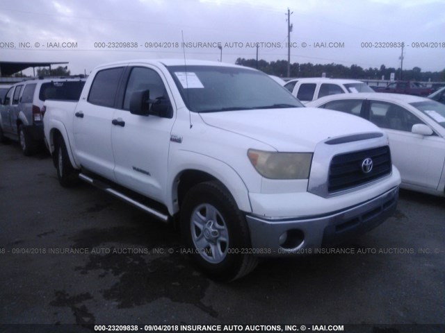 5TFEV54118X040498 - 2008 TOYOTA TUNDRA CREWMAX/CREWMAX SR5 WHITE photo 1