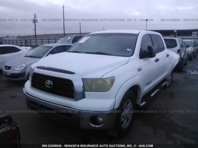 5TFEV54118X040498 - 2008 TOYOTA TUNDRA CREWMAX/CREWMAX SR5 WHITE photo 2