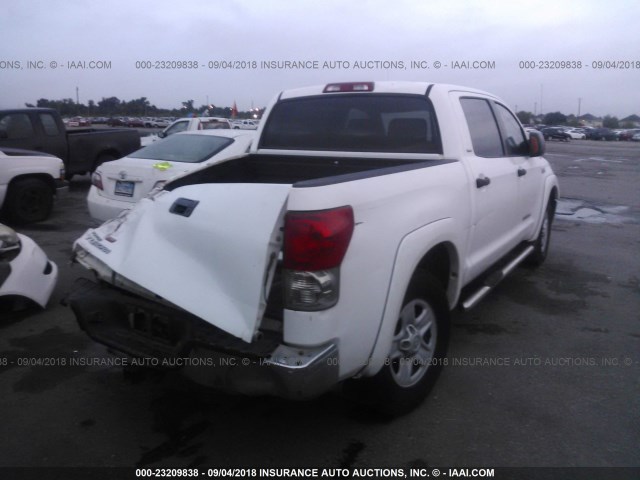 5TFEV54118X040498 - 2008 TOYOTA TUNDRA CREWMAX/CREWMAX SR5 WHITE photo 4