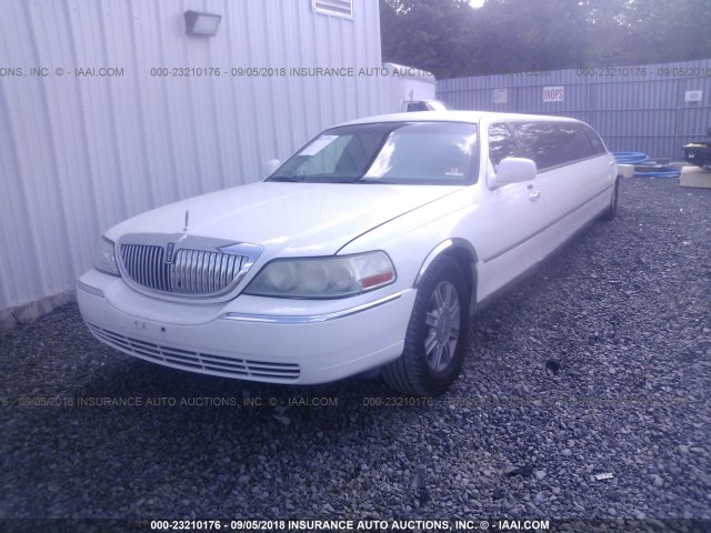 1L1FM88W76Y638209 - 2006 LINCOLN TOWN CAR EXECUTIVE WHITE photo 2