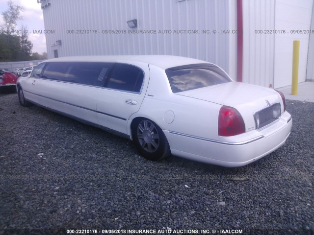 1L1FM88W76Y638209 - 2006 LINCOLN TOWN CAR EXECUTIVE WHITE photo 3