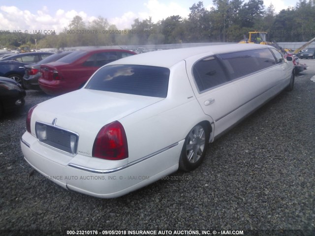 1L1FM88W76Y638209 - 2006 LINCOLN TOWN CAR EXECUTIVE WHITE photo 4