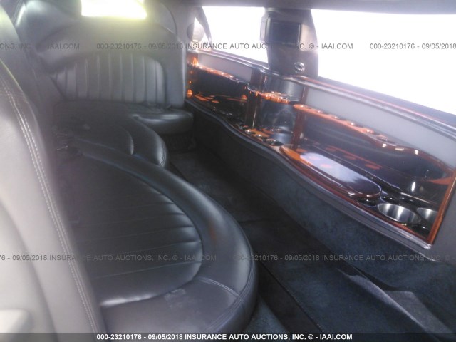 1L1FM88W76Y638209 - 2006 LINCOLN TOWN CAR EXECUTIVE WHITE photo 8