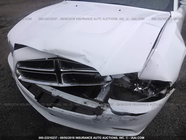 2C3CDXHG3DH537611 - 2013 DODGE CHARGER SXT WHITE photo 6