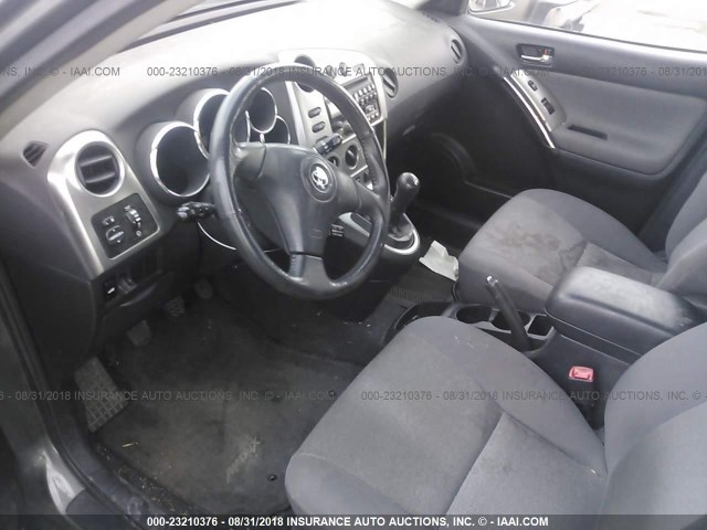 2T1KR32E84C198055 - 2004 TOYOTA COROLLA MATRIX XR GRAY photo 5
